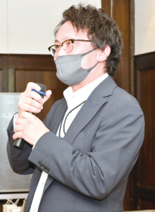 勤続4年 営業部 課長 門馬 良